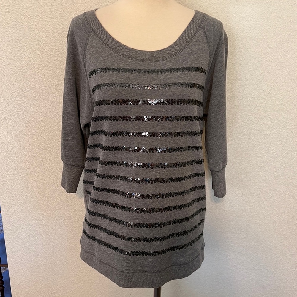 Victoria’s Secret Supermodel Essentials sequin sweater top sz M